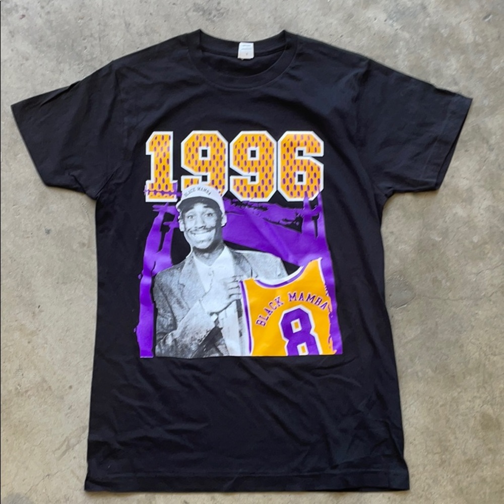-kobe Bryant t shirt. Brand new. Size small…